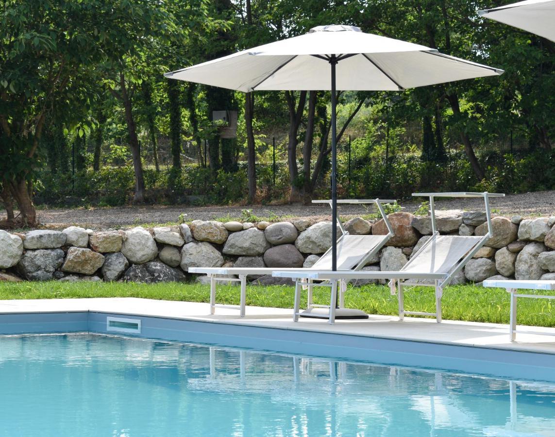 Bed And Breakfast Le Giale Castelnuovo del Garda Bagian luar foto