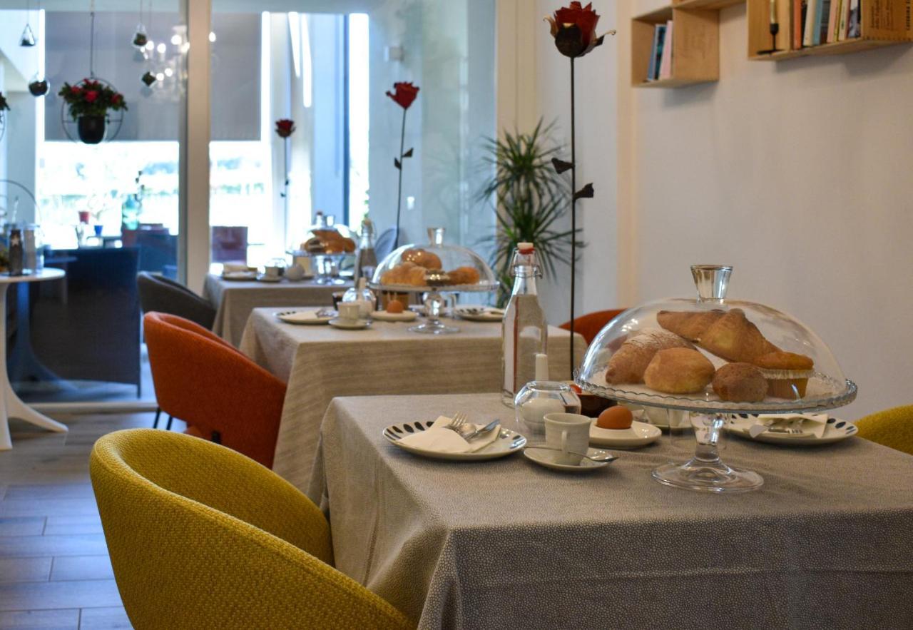 Bed And Breakfast Le Giale Castelnuovo del Garda Bagian luar foto