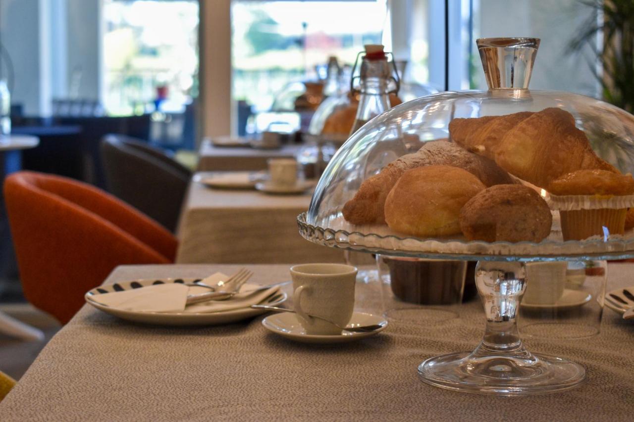 Bed And Breakfast Le Giale Castelnuovo del Garda Bagian luar foto