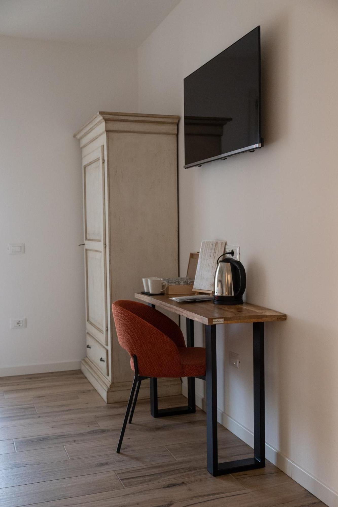 Bed And Breakfast Le Giale Castelnuovo del Garda Bagian luar foto