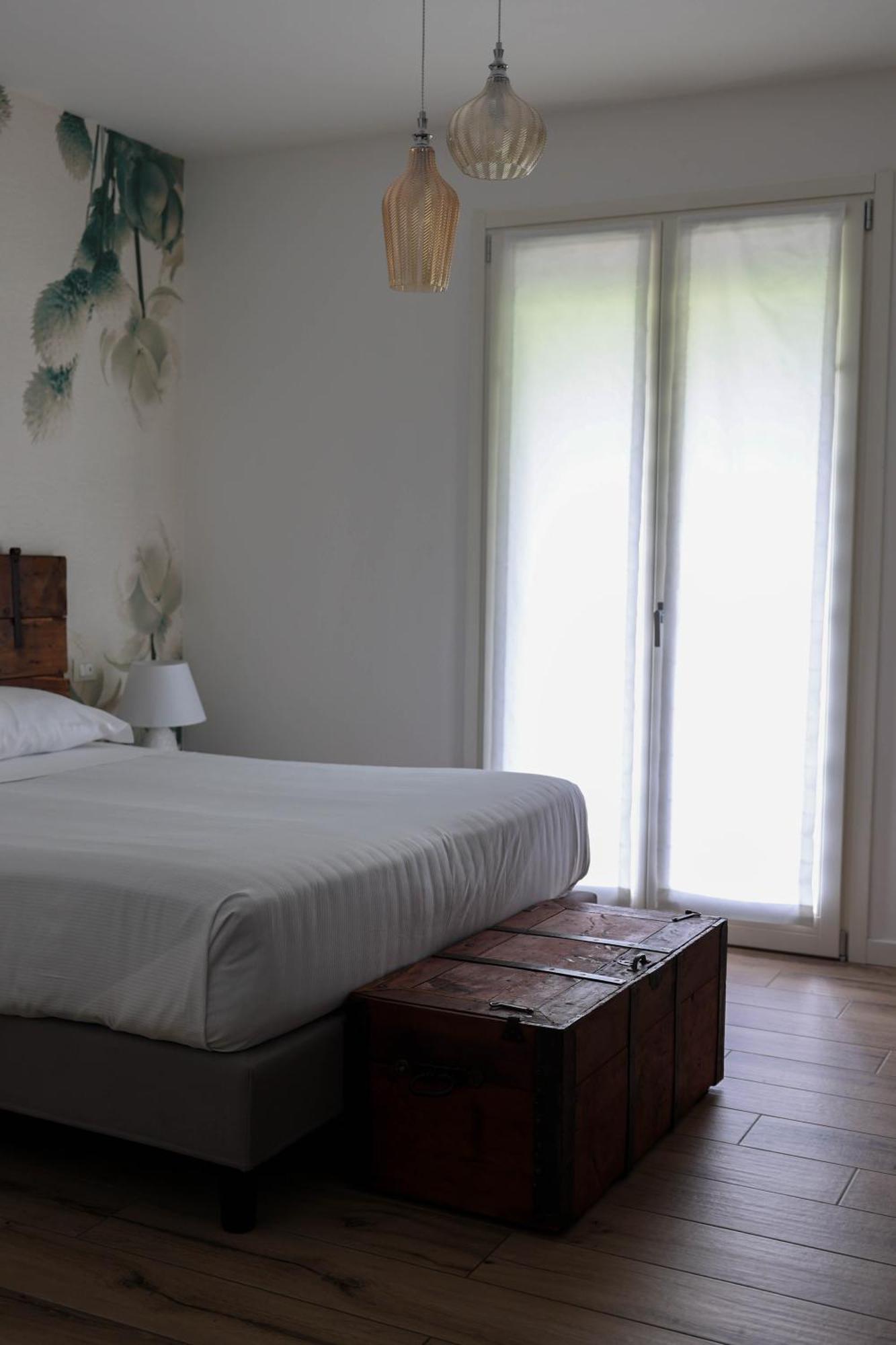 Bed And Breakfast Le Giale Castelnuovo del Garda Ruang foto