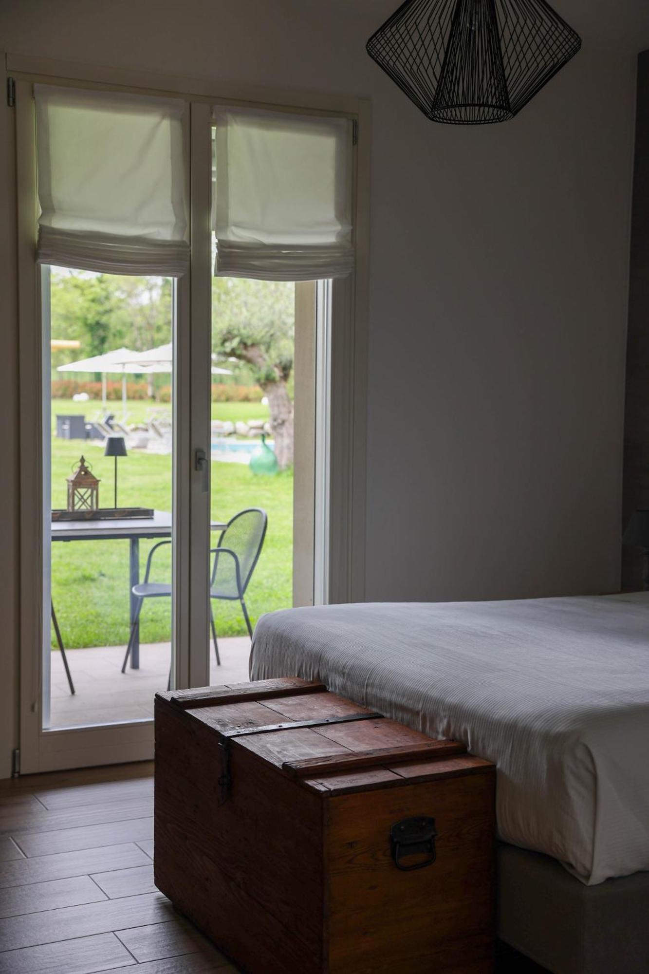 Bed And Breakfast Le Giale Castelnuovo del Garda Ruang foto