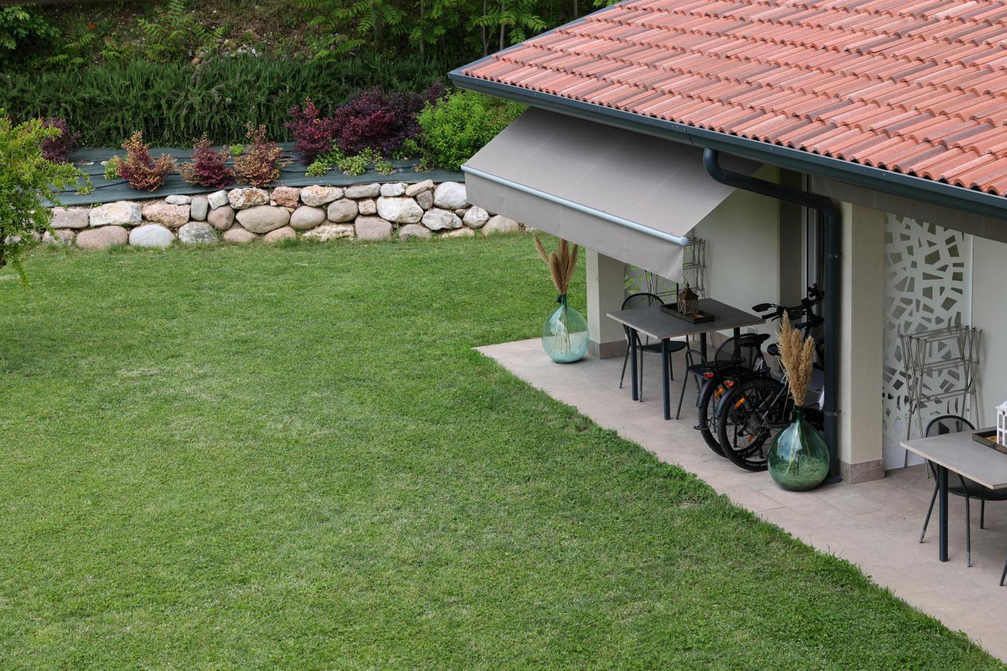 Bed And Breakfast Le Giale Castelnuovo del Garda Bagian luar foto